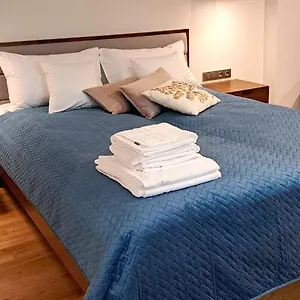 Falcon Center 2 Metro Zlote Tarasy Апартаменты