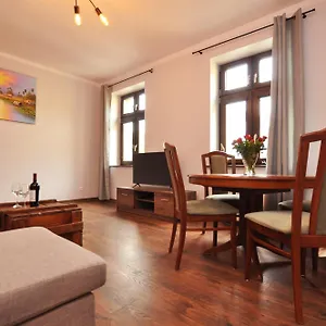 sloneczny-apartament-przy-rynku.hotelswroclaw.com/