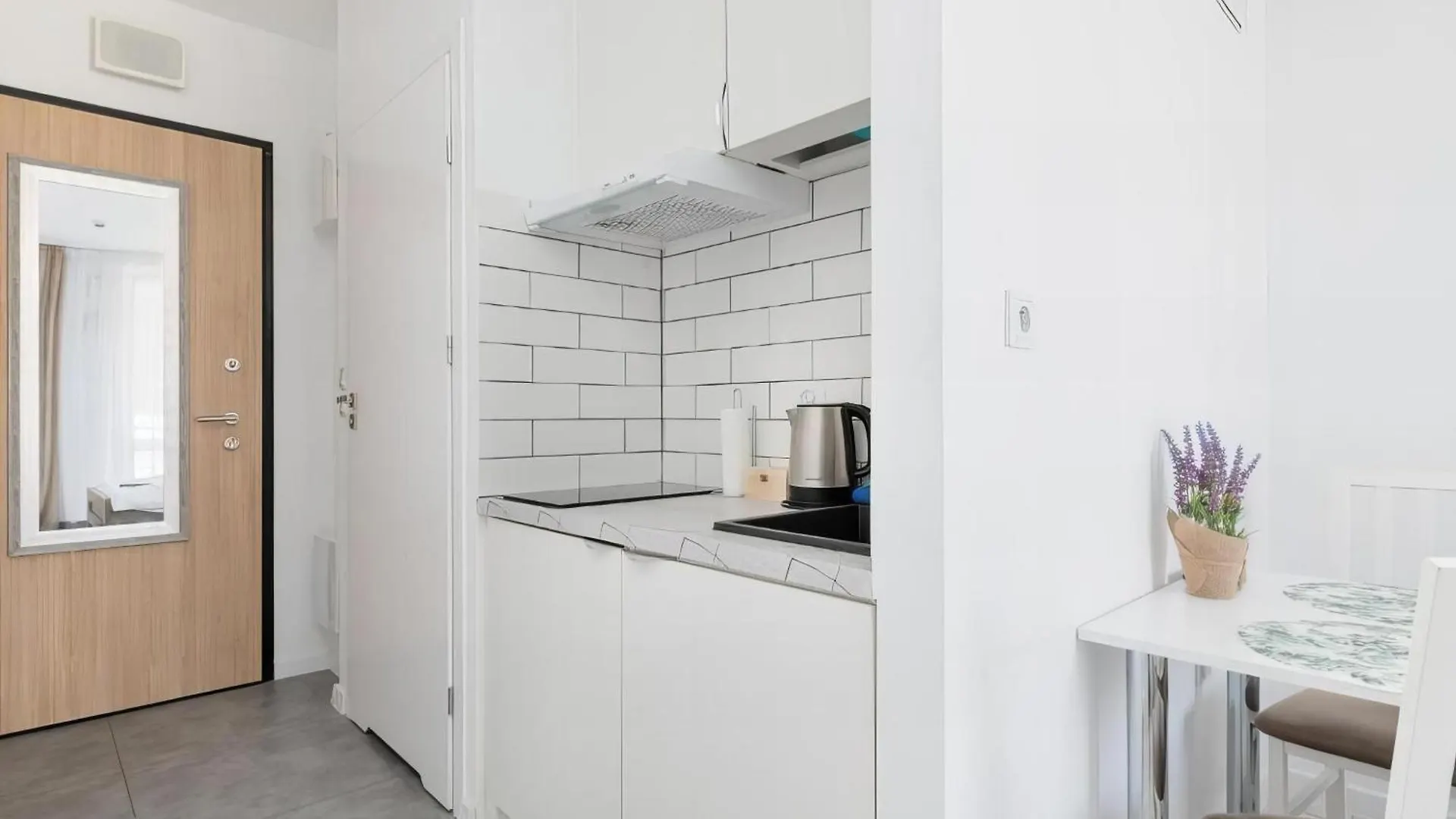 Apartment Mlambert - Aparthotel Warsaw Poland